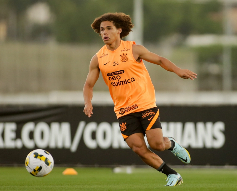 Meia Guilherme Biro destaque da equipe sub-20 do Corinthians