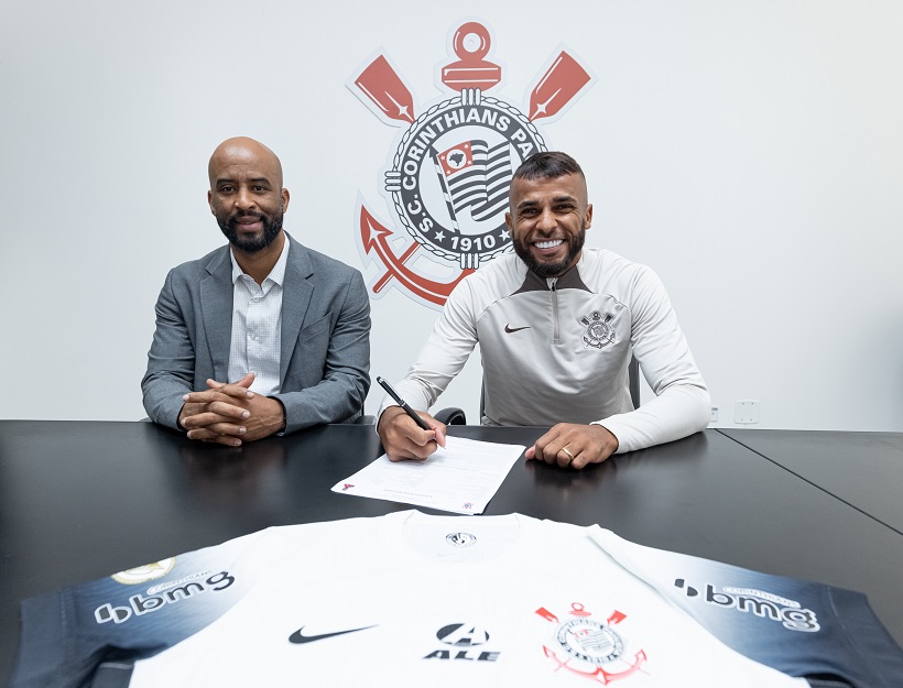 Fabinho Soldado e Alex Santana que asisnou contrato at  12/2027 Foto: Rodrigo Coca/Ag. Corinthians 