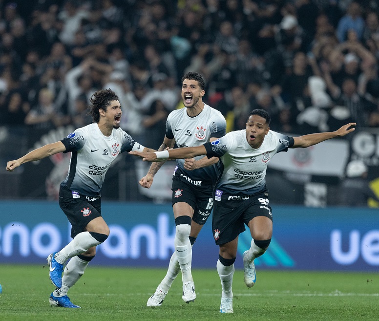 Jogadores do Corinthians comemorando classificao Foto: Rodrigo Coca/Ag Corinthians