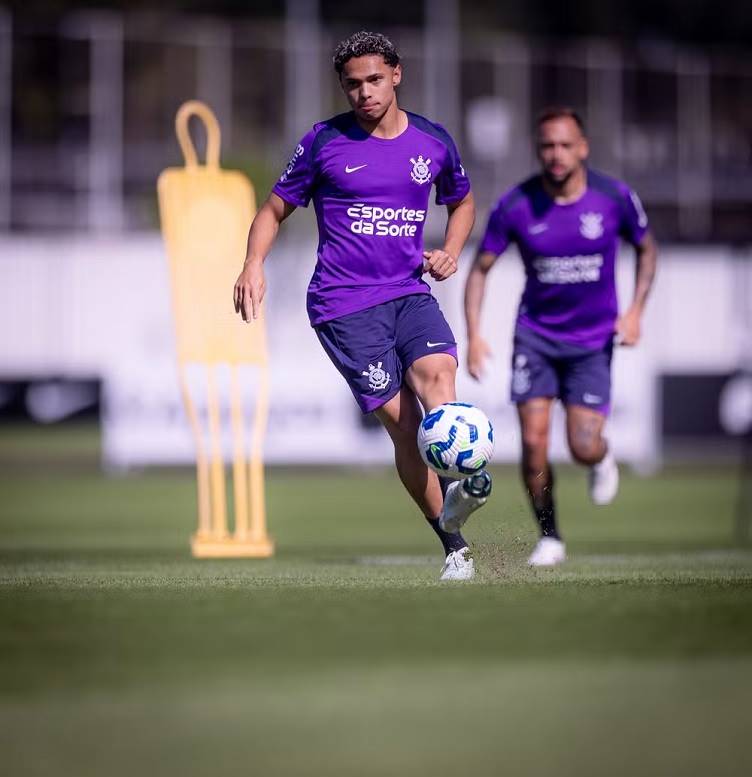 Meia-atacante Dieguinho em treino do Corinthians  Foto: Rodrigo Coca / Ag.Corinthians