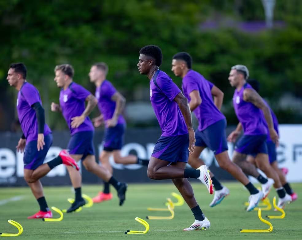 Flix Torres em treino do Corinthians neste sbado  Foto: Rodrigo Coca/Ag Corinthians