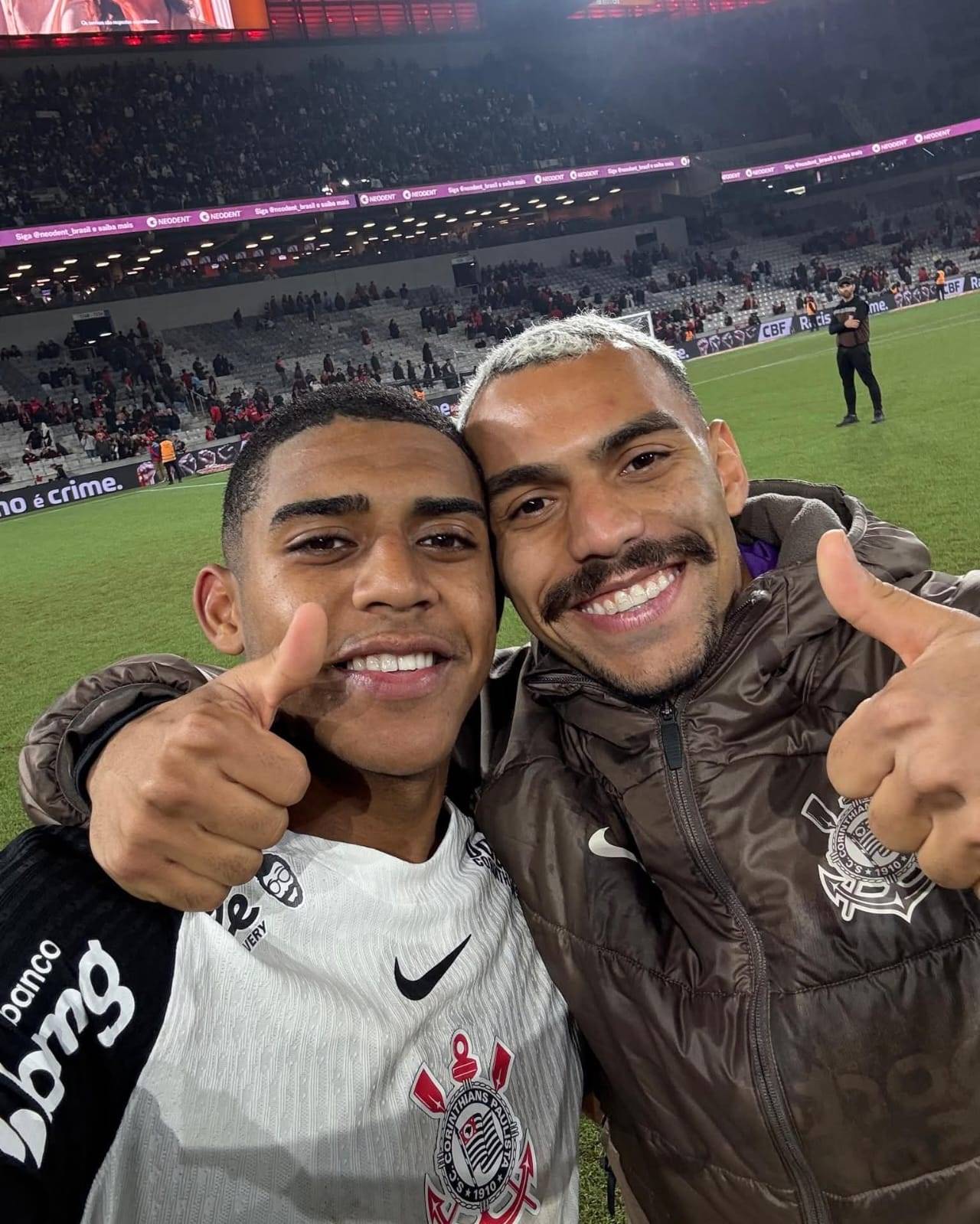 Matheuzinho que fez asssistncia e Gui nego author do gol - Foto: Rodrigo Coca/Agncia Corinthians