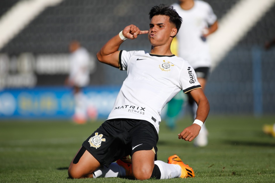 Guilherme Henrique autor de dois gols na vitria por 3x1 do Corinthians Foto: Rodrigo Gazzanel/Ag Corinthians