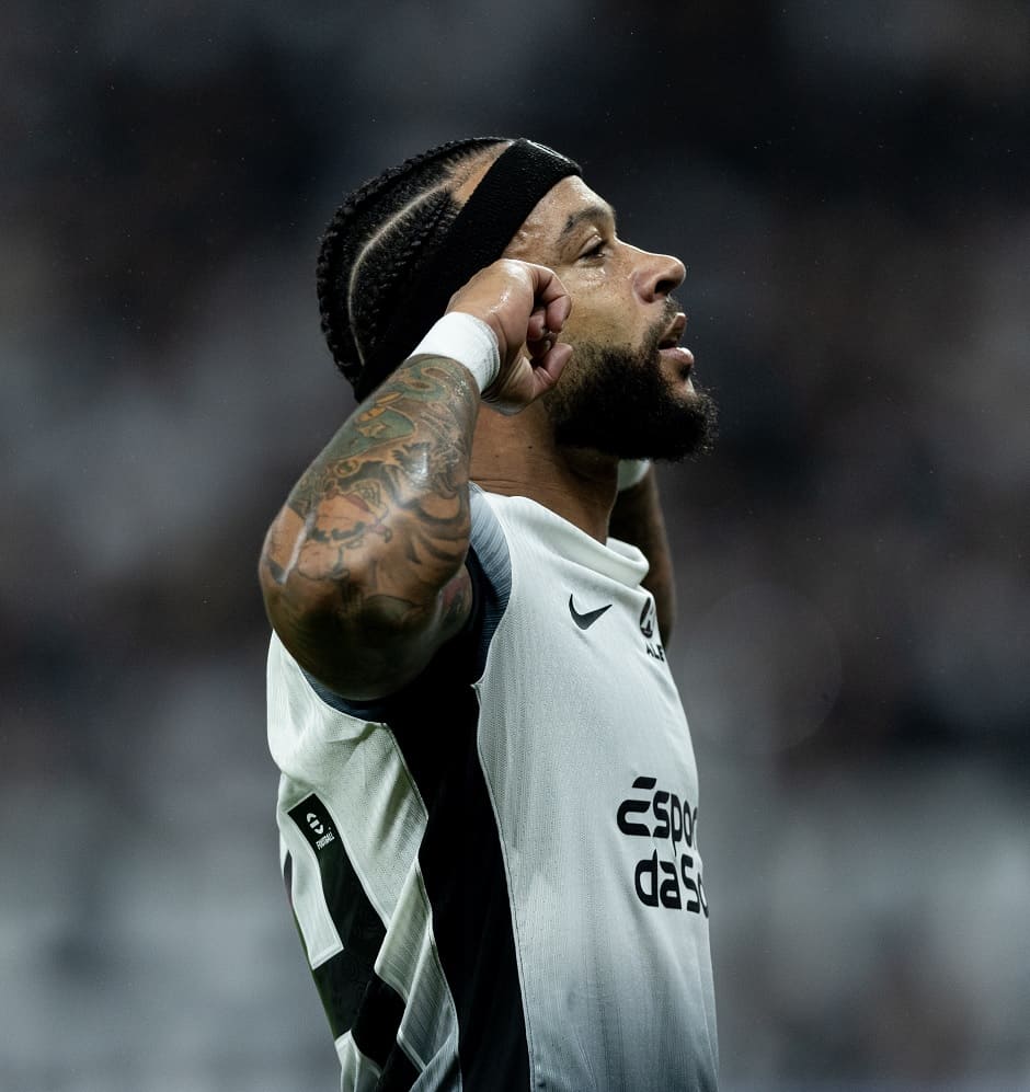 Memphis Depay comemorando o gol na Neo Quimica Arena - Foto Rodrigo Coca/Ag Corinthians