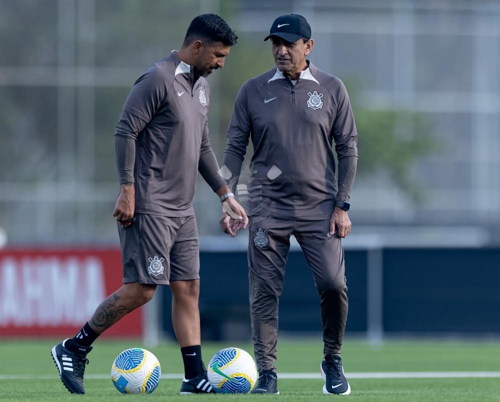 Ramon Diaz coandou o primeiro treino hoje   Foto: Rodrigo Coca/Agncia Corinthians