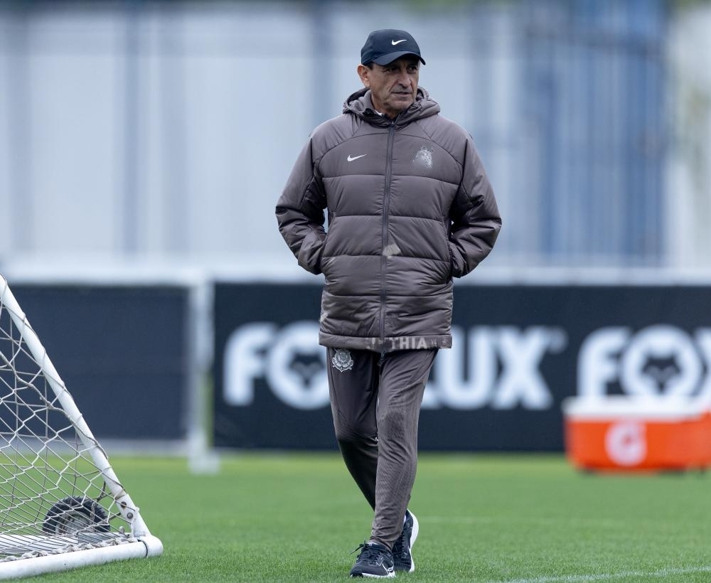 Ramon Diaz em treino do Corinthians foto: Rodrigo Coca