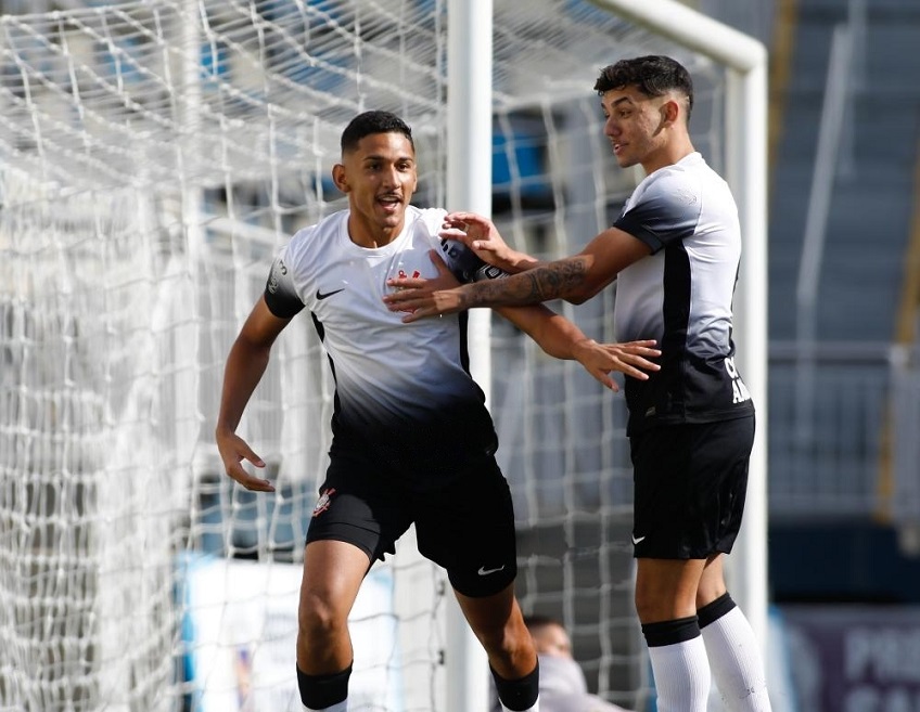 Renato comemorando o gol marcado aoss 5 minutos de jogo - Foto: Rodrigo Gazzanel/Ag Corinthians