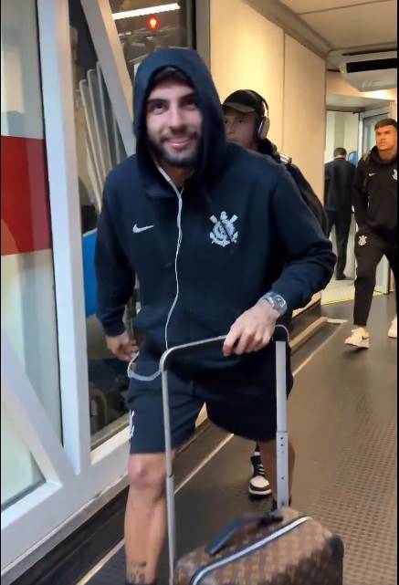 Delegao do Corinthians chegando ao Uruguai