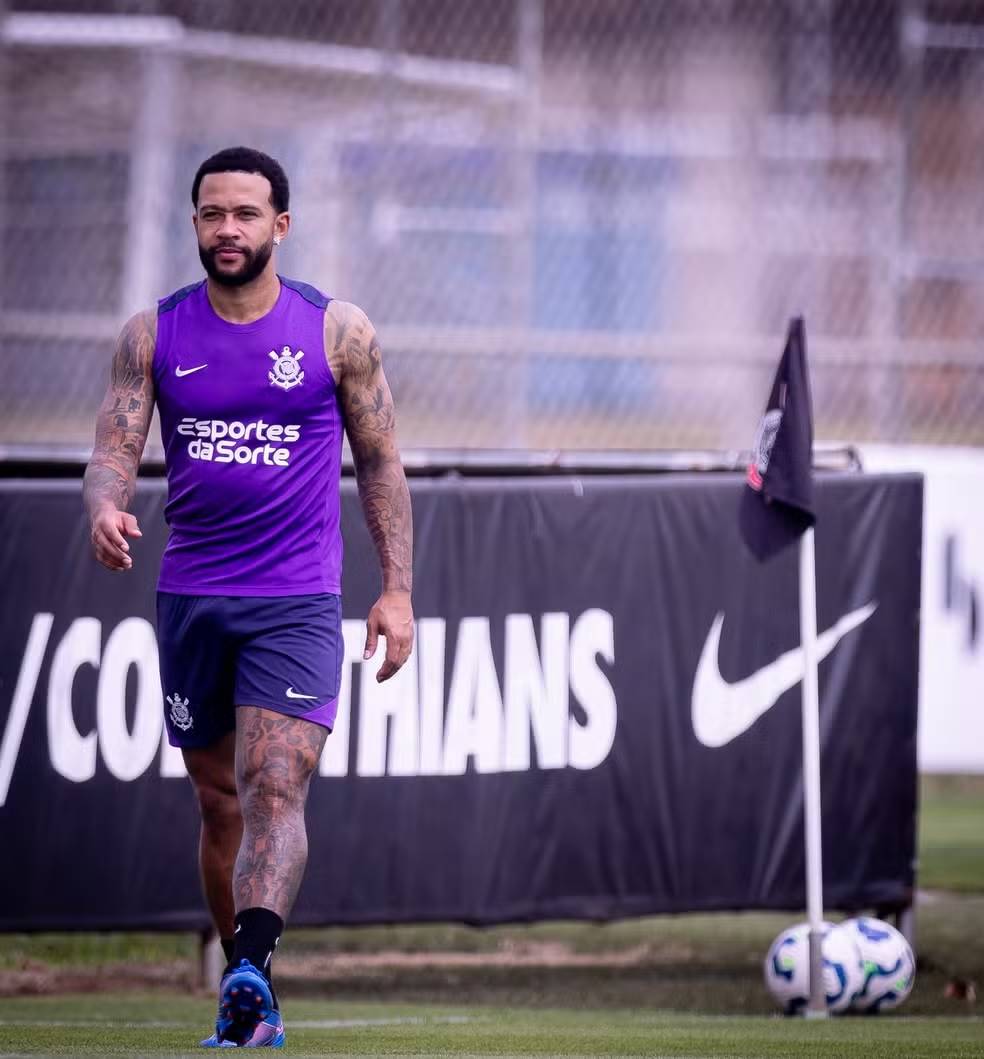 Memphis Depay no treino do Corinthians no CT Dr. Joaquim Grava  Foto: Rodrigo Coca/Agncia Corinthians